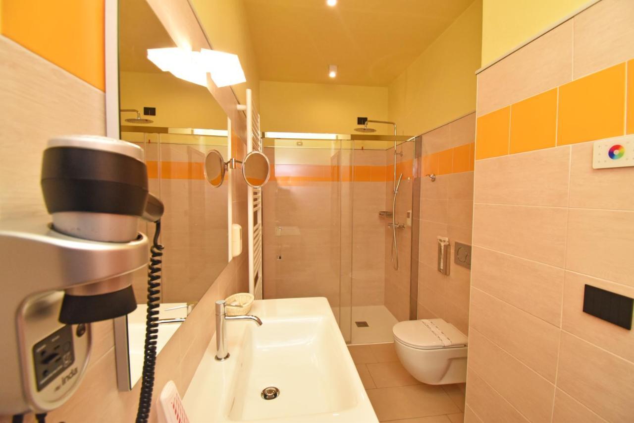 Albergo Ristorante Conca Azzurra Colico Extérieur photo