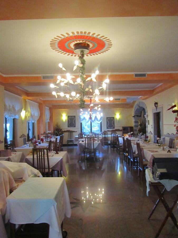 Albergo Ristorante Conca Azzurra Colico Extérieur photo