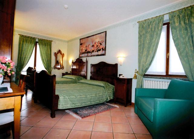 Albergo Ristorante Conca Azzurra Colico Extérieur photo