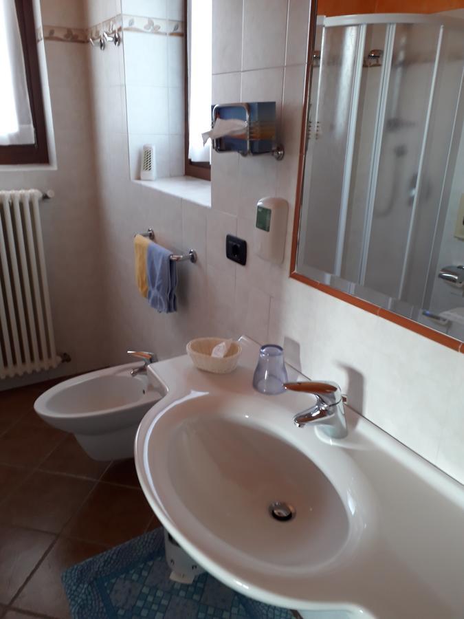 Albergo Ristorante Conca Azzurra Colico Chambre photo